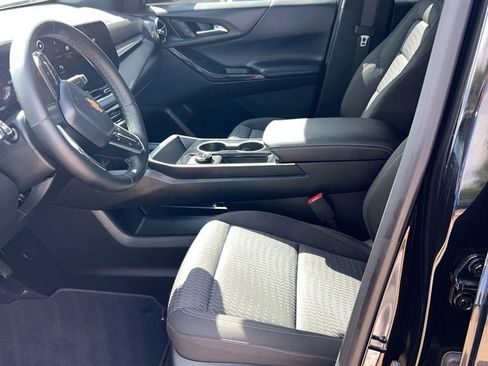 Used 2026 Chevrolet Equinox LT FWD image 9