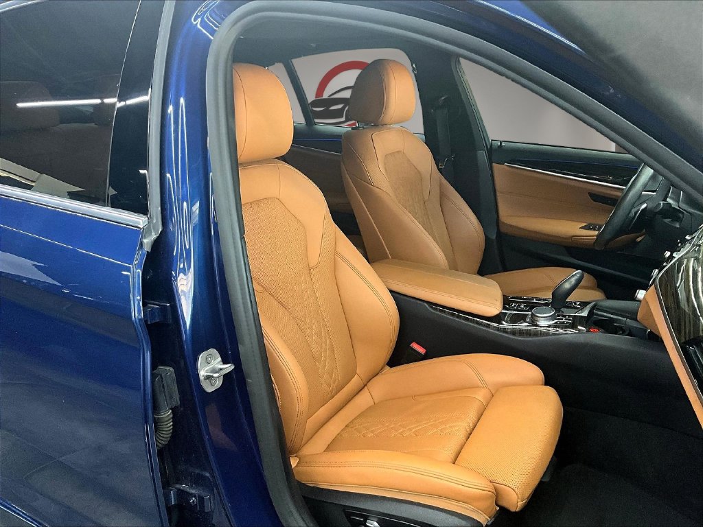 Used 2021 BMW 530i w/ Premium Package RWD image 31