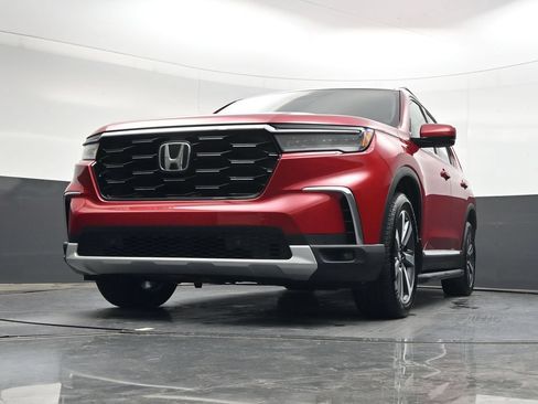 Used 2024 Honda Pilot Touring image 32