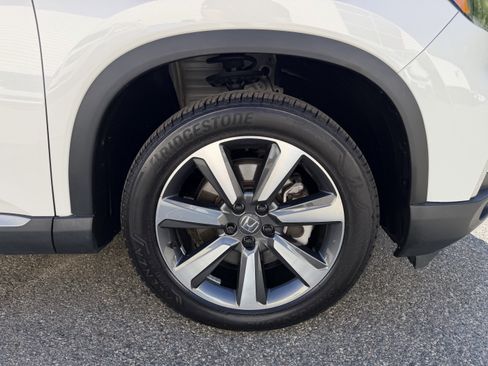 Used 2025 Honda Pilot Elite image 10