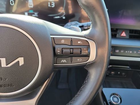 Used 2023 Kia Sportage EX image 18
