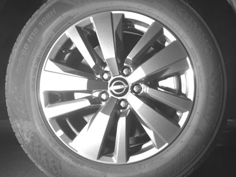 Used 2025 Nissan Pathfinder SV FWD image 10