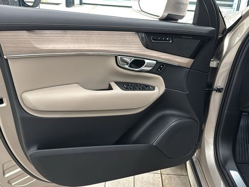 New 2026 Volvo XC90 T8 Plus w/ Protection Package Premier image 21
