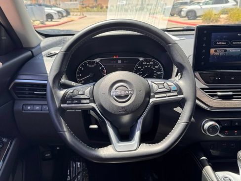 Certified 2023 Nissan Altima 2.5 SV w/ SV Premium Package FWD image 15