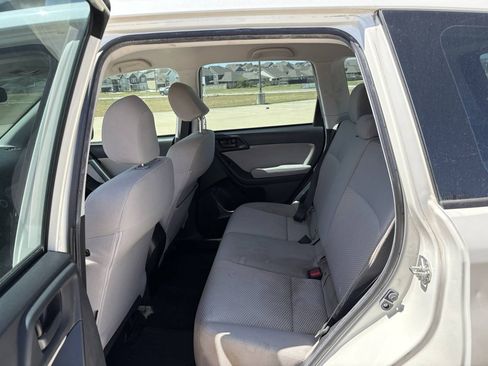 Used 2015 Subaru Forester 2.5i w/ Alloy Wheel Package AWD/4WD image 10