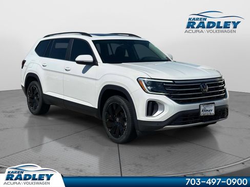 Certified 2024 Volkswagen Atlas SE AWD/4WD image 1