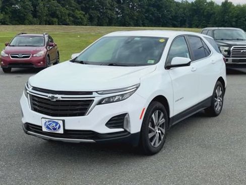 Used 2024 Chevrolet Equinox LT AWD/4WD image 4