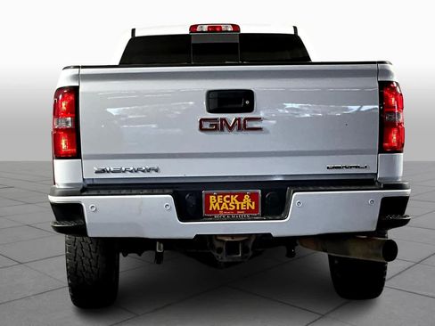 Used 2016 GMC Sierra 2500 Denali w/ Duramax Plus Package image 4