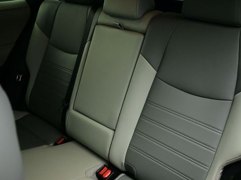 Used 2020 Toyota RAV4 XLE Premium image 22