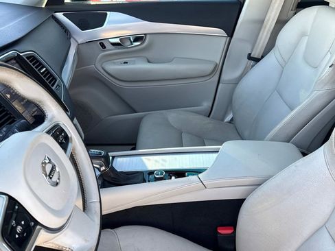 Used 2017 Volvo XC90 T6 Momentum w/ Vision Package image 19