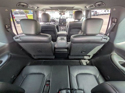Used 2023 Nissan Armada SL w/ Midnight Edition Package RWD image 35