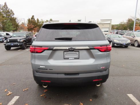 Used 2023 Chevrolet Traverse RS image 5