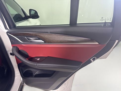 Used 2023 BMW X4 xDrive30i image 28