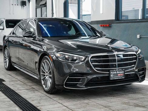 Used 2022 Mercedes-Benz S 580 S 580 image 3