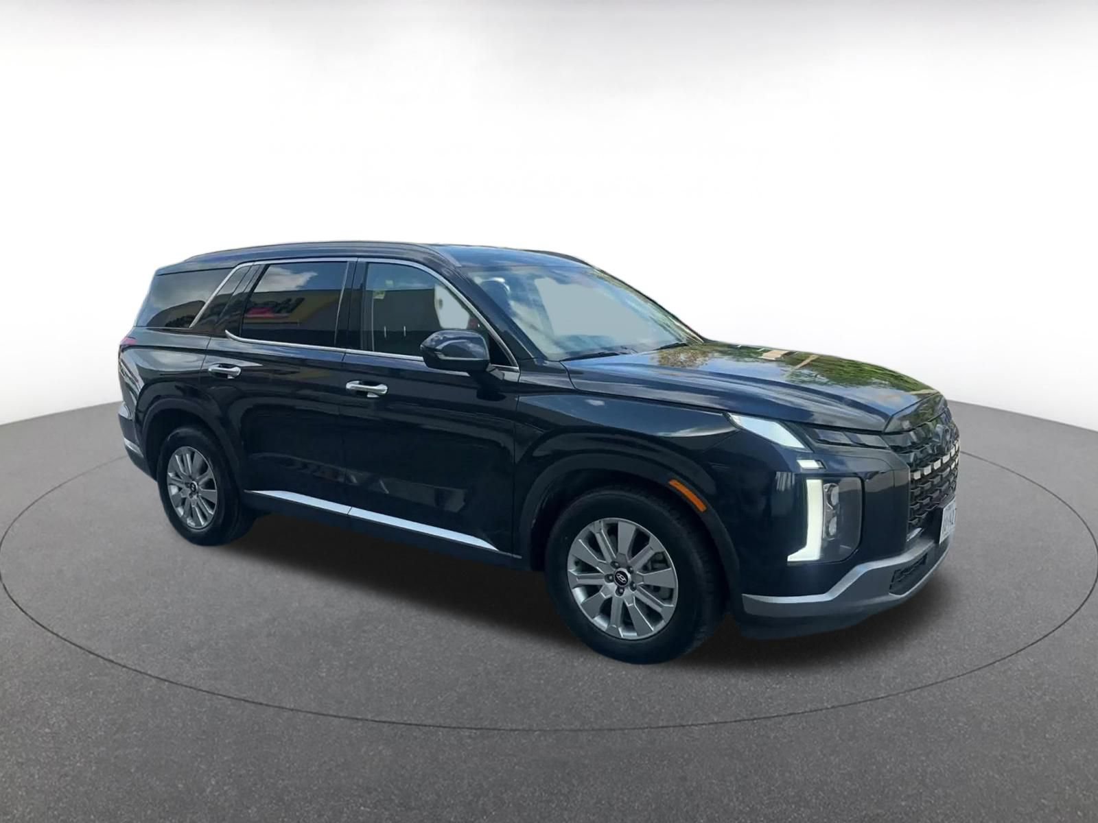 Used 2025 Hyundai Palisade SEL FWD image 2