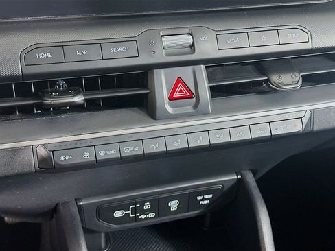 Used 2025 Kia K4 LXS image 23