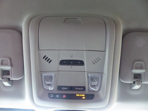 Used 2019 Chevrolet Equinox LT image 33