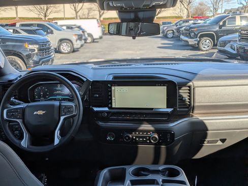 Used 2023 Chevrolet Silverado 1500 LT image 19