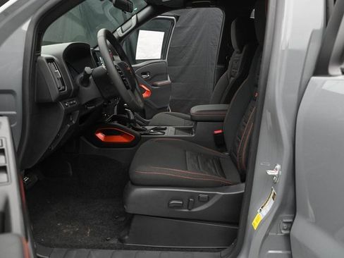 Used 2025 Nissan Frontier PRO-4X w/ Pro Convenience Package image 28