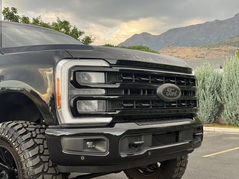 Used 2023 Ford F350 Lariat w/ Lariat Ultimate Package AWD/4WD image 19