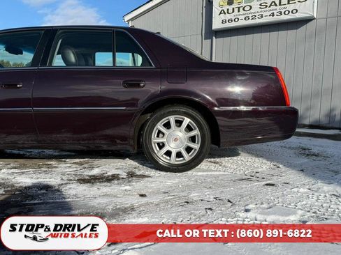 Used 2009 Cadillac DTS image 25