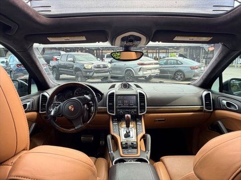 Used 2014 Porsche Cayenne Turbo AWD/4WD image 24