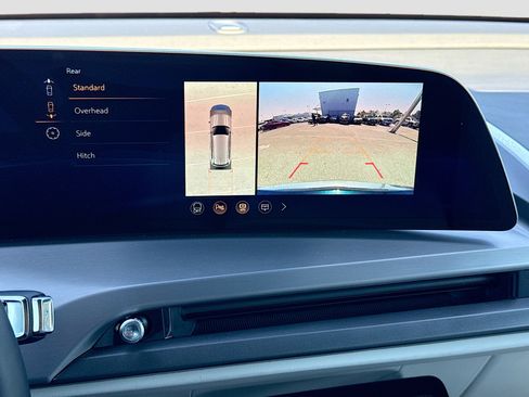 Used 2026 Cadillac Vistiq Luxury image 34