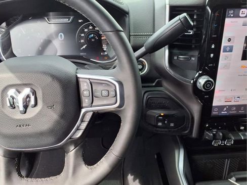 Used 2025 RAM 2500 Laramie w/ Night Edition AWD/4WD image 18