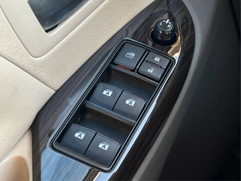 Used 2019 Toyota Sienna XLE Premium AWD/4WD image 46