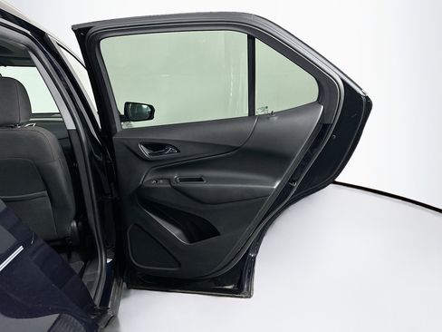 Used 2021 Chevrolet Equinox LT image 30