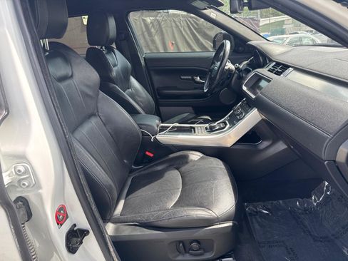 Used 2017 Land Rover Range Rover Evoque SE image 24