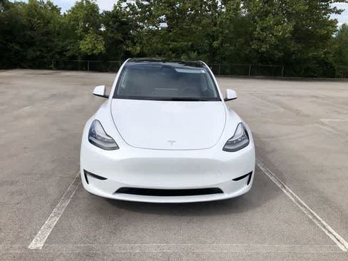 Used 2022 Tesla Model Y Long Range AWD/4WD image 9