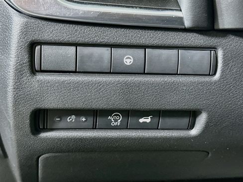 Used 2026 Nissan Rogue SV FWD image 17