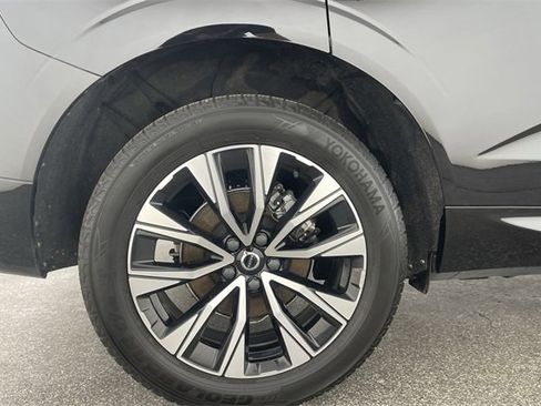 Used 2023 Volvo XC60 B5 Plus image 49