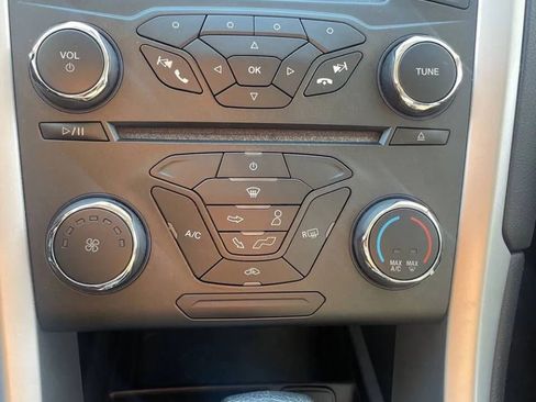 Used 2016 Ford Fusion SE image 15