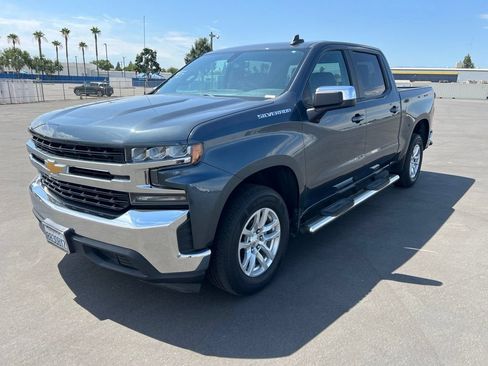 Used 2020 Chevrolet Silverado 1500 LT w/ Convenience Package RWD image 2