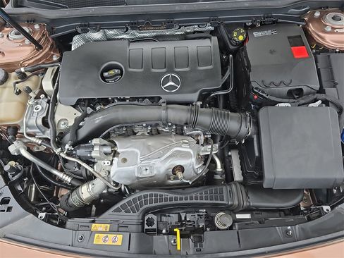 Used 2022 Mercedes-Benz CLA 250 image 32