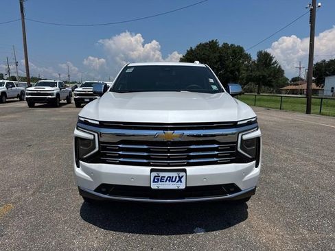 New 2025 Chevrolet Suburban Premier w/ Sun And Tow Package RWD image 4
