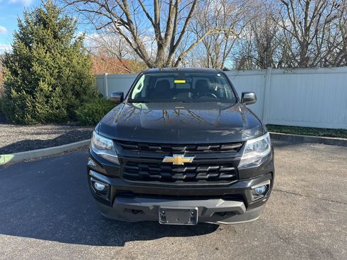 Used 2022 Chevrolet Colorado LT w/ LT Convenience Package image 2