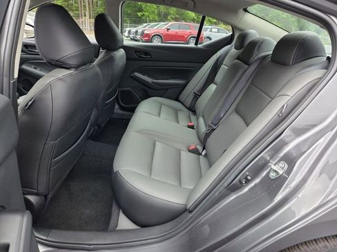 Certified 2025 Nissan Altima 2.5 S FWD image 10