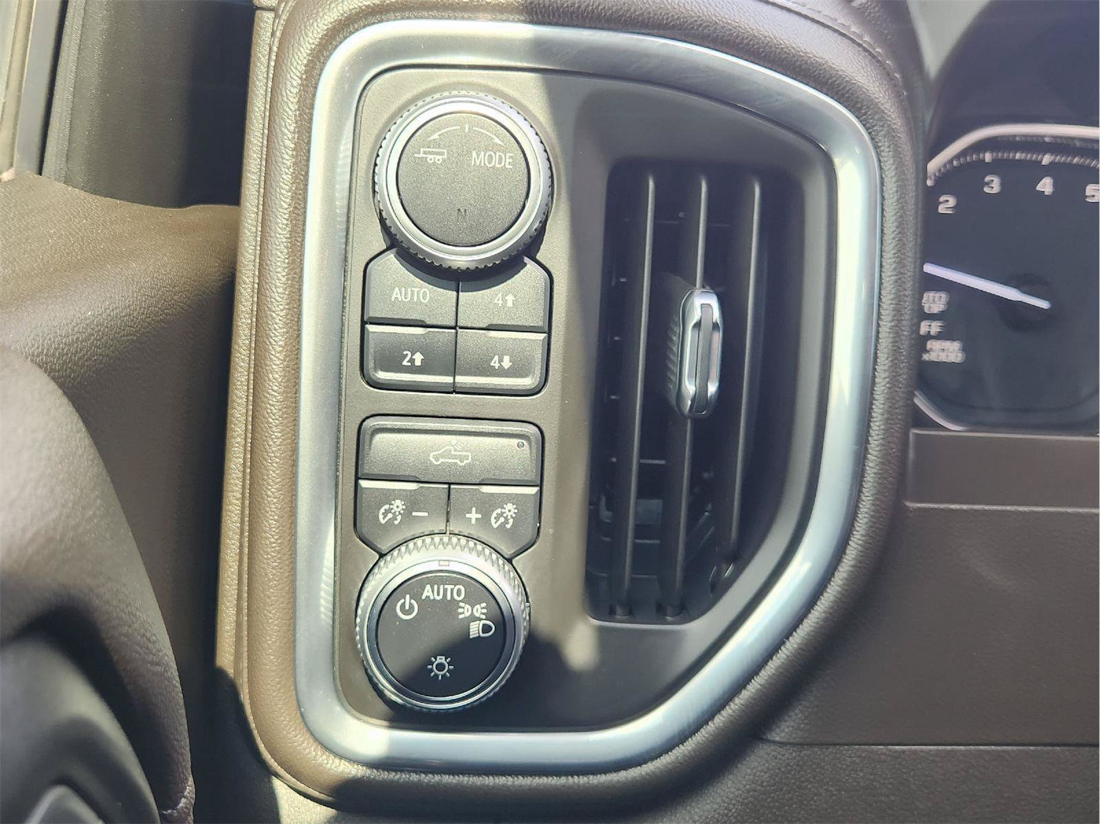 Certified 2020 GMC Sierra 1500 SLE w/ SLE Value Package AWD/4WD image 22