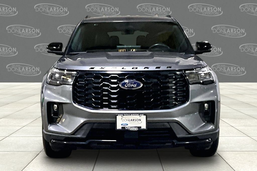 Certified 2025 Ford Explorer ST-Line AWD/4WD image 2