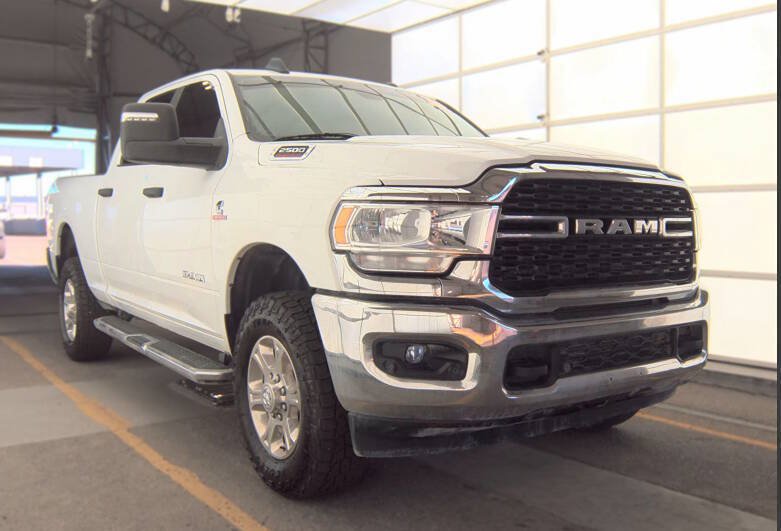 Used 2024 RAM 2500 Big Horn w/ Off Road Package AWD/4WD image 3