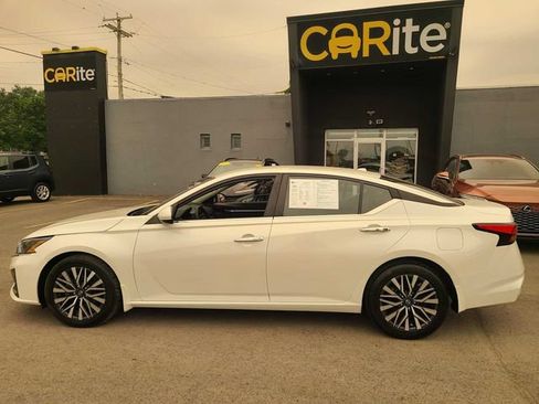Used 2023 Nissan Altima 2.5 SV FWD image 11