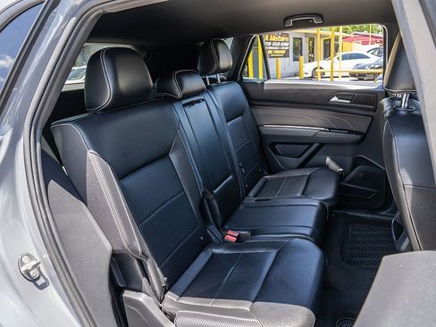 Used 2021 Volkswagen Atlas Cross Sport SE FWD image 22