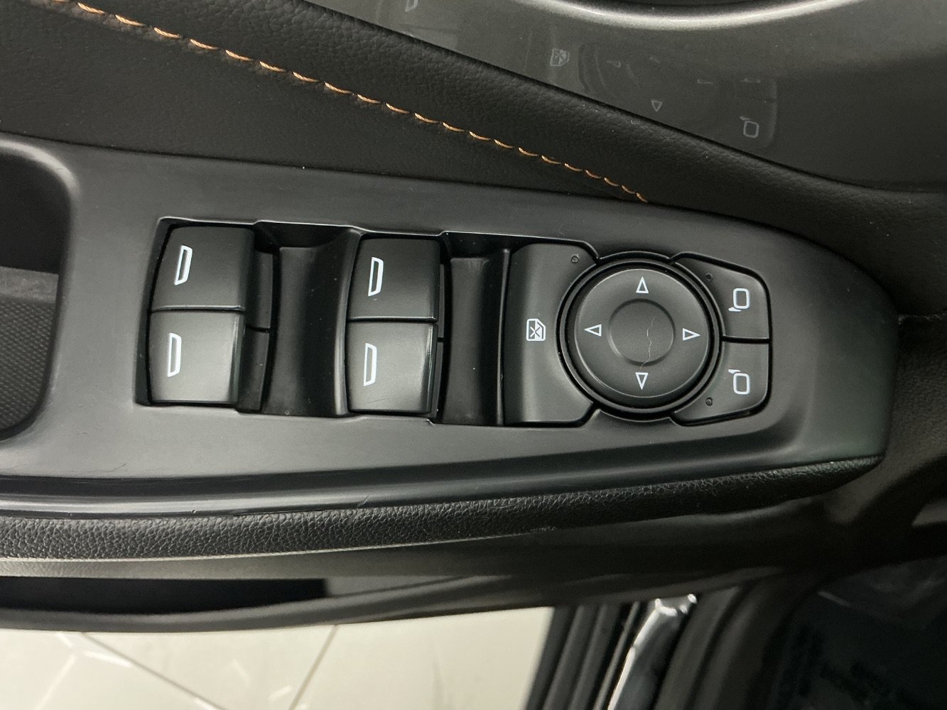Used 2021 Chevrolet Traverse LS AWD/4WD image 37