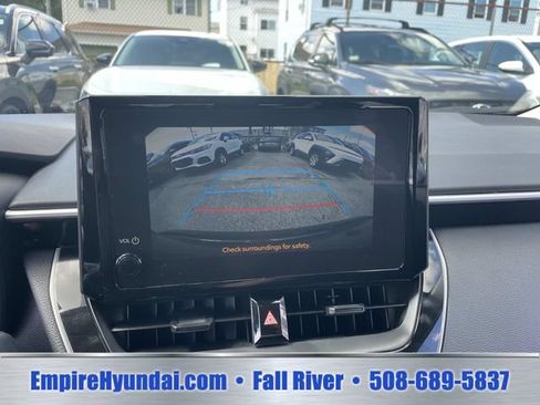 Used 2025 Toyota Corolla LE FWD image 21