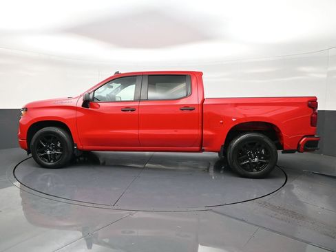 Used 2023 Chevrolet Silverado 1500 Custom RWD image 2
