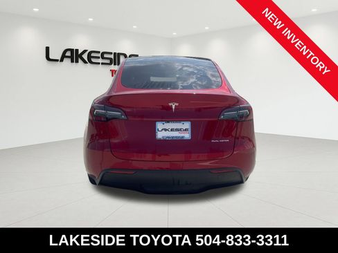 Used 2024 Tesla Model Y Long Range AWD/4WD image 4