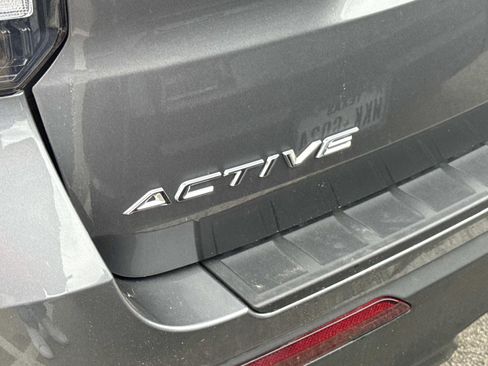 Used 2025 Ford Explorer Active image 6